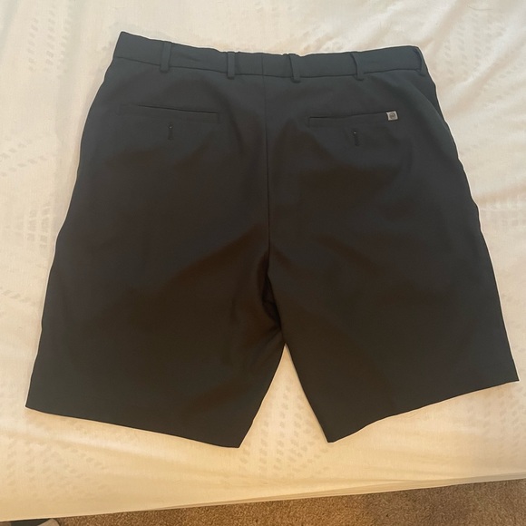 Peter Millar Performance shorts - 34 - Picture 2 of 2